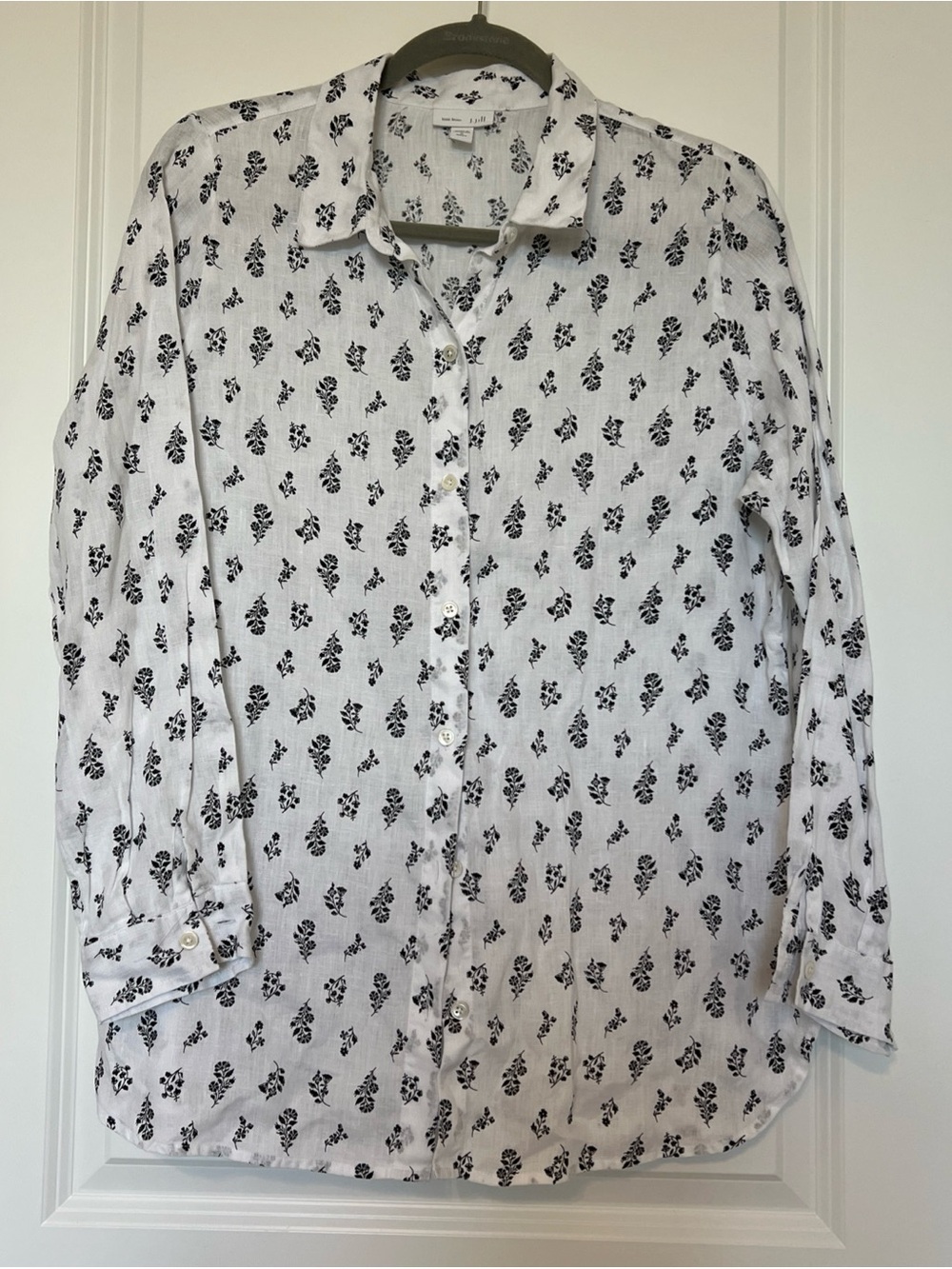 J.Jill love linen white & black flower print linen button down shirt M GREAT